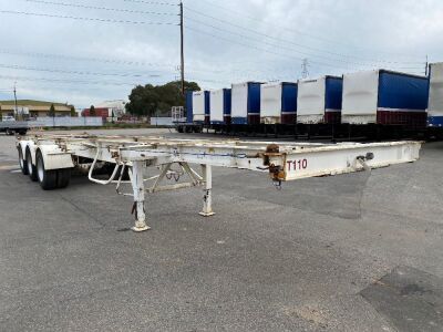 1975 Freighter Tri Axle Skeletal Trailer