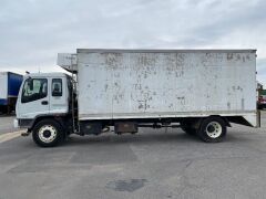 1998 Isuzu FVR900TA 4x2 Refrigerated Truck - 3