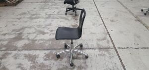 Vintage black leather office chair - 2