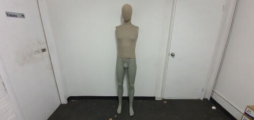 Freestanding mannequin (Male)