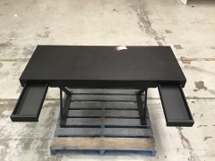 King 1600mm desk in black - 5