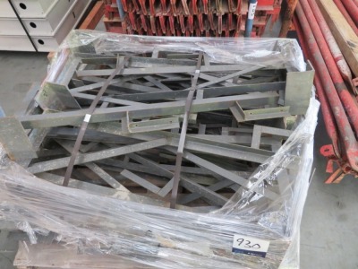 Quantity of 20 Scaffold Hand Rail Uprights Stanchions 1100mm L