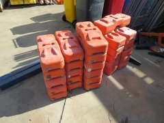 Quantity of 10 Security Fencing & some Braces, 2600 x 2100mm H x 8 units, 2400 x 2100mm H x 8 units, 2200 x 2100mm H x 2 units, 2350mm x 2100mm H x 4 units' - 4