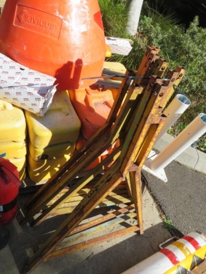 A Frame Barriers with Plastic Rails, 4 Pairs