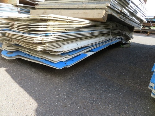 Quantity of 24 Scaffguard Panels, Containment Systems, some cuts, Panel size: 8400 x 100mm H