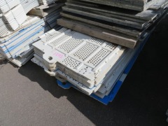 Quantity of 24 Scaffguard Panels, Containment Systems, some cuts, Panel size: 8400 x 100mm H - 2