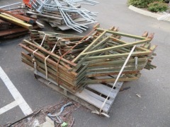 Quantity of Offset Guard Uprights for Scaffold - 3