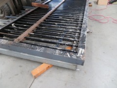 Quantity of 2 Metal Gates Industrial Size with Spear Points and Rollers at Base, 3900 x 2100mm H - 6