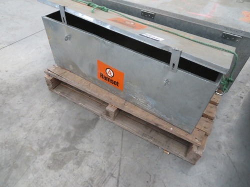 Empty Metal Tool Box, 1140 x 400 x 400mm