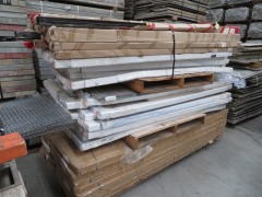 Quantity of 3 Pallets of Aluminium Profiles & Doors on Aluminium Frames, Sliding Doors - 2