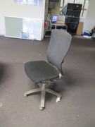 4 x L Shaped Desks, various sizes & colours & 4 x Office Chairs - 6