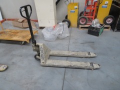 Crown Pallet Truck, Narrow Tynes - 2