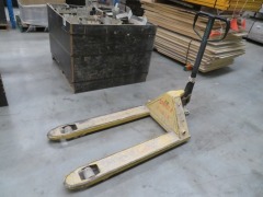 Pallet Truck - 2