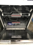 Bosch Serie 4 Freestanding Dishwasher SMS46GW01A *Used item* - 4