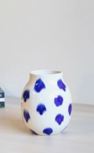 DNL - Carton of Large Blue Spotted Vases