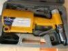 **UNRESERVED** Quantity of 2 x Pop rivet guns - 2
