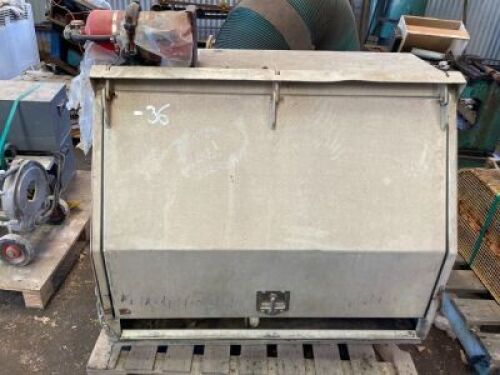 Galvanised tool cabinet