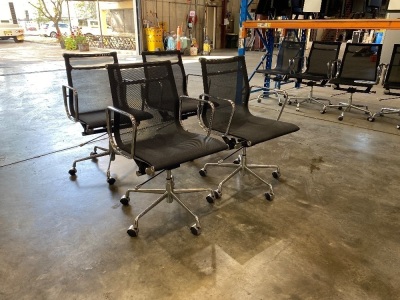 DNL 4 x Ergonomic Boardroom Chairs on Castor