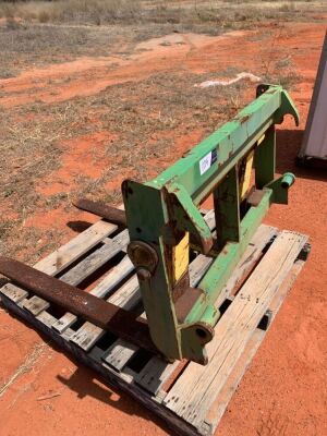 Unreserved-Adjustable forklift tynes