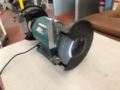 Makita Double Ended Grinder, Model: GB800, Wheel Size: 205 x 25 x 16mm, 240 Volt - 3