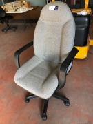 1 x Grey Fabric Upholstered High Back Executive Chair