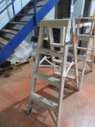 2 x Rhino Double Sided Aluminium Step Ladders, 1200mm H - 4
