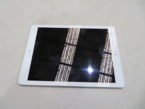 Apple iPad, Model: A1893. No Power Supply