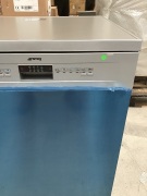 Smeg DWA6314X Freestanding Dishwasher - 4