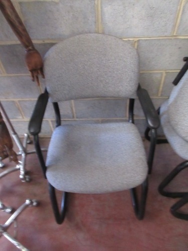 4 x Visitors Chairs, wit Light Grey Fabric (Note: Human Care Previous Auction)