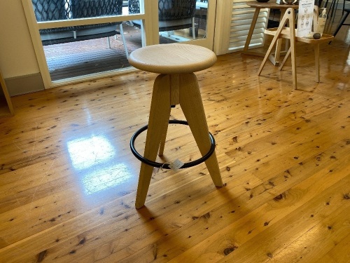 Sipa Tommy Stool in Natural Ash