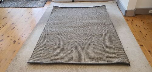 Armadillo Hand Woven Pattern Rug Grey/Brown 1410x1975 cm