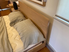 Linear Queen Oak Bed with Toscana Cotton Caresse Queen Mattress - 2