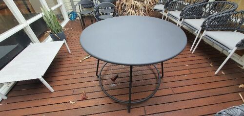 Outdoor Living Table Round Charcoal 10x10x75cm With Huggy Chairs Charcoal x4