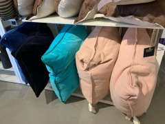 Quantity of 4 x assorted Cushions