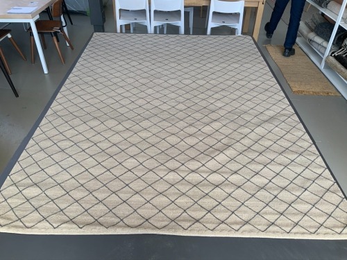 Armadillo Twine Granite/Charcoal Wool Rug, 2m x 3m