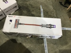 DNL-NR Dyson V11 Outsize Cordless Handstick Vacuum Cleaner V11OUTSIZE - First image used as a guide ONLY. Carton and\or items have been severly affected by water damage. - 2