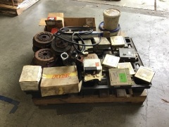 Pallet of Misc. Car Parts and Accessories - 3