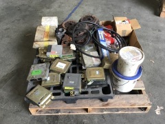 Pallet of Misc. Car Parts and Accessories - 4