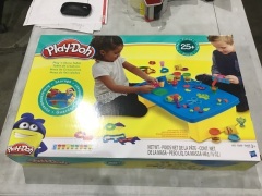 Play Doh PLAY N STORE TABLE 13505 - 2