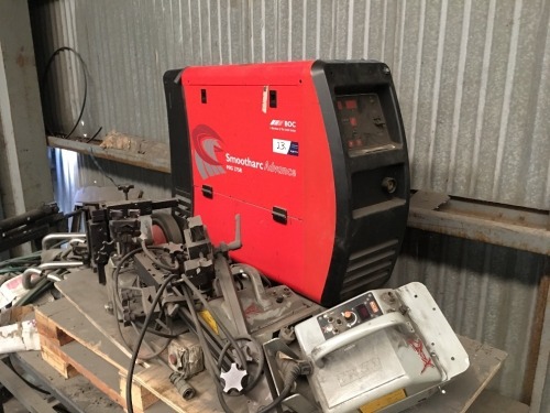 BOC Smootharc Advance Mig 275R Welder on Pallet with 3 x Gullco Feed Parts & Leads