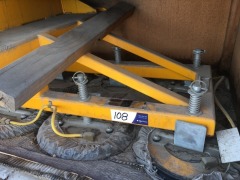 Pneumatic Panel Lifter Mechanism in Crate - 3