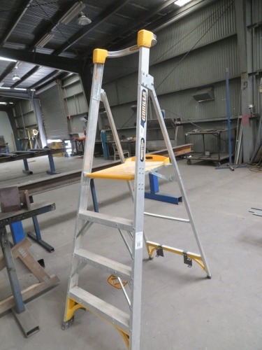 Industrial Platform Ladder, Gorilla