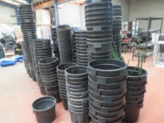 Large quantities of plastic pots - 3