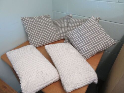 6 Assorted cushions