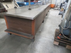 Timber Work Bench with Stainless Steel Top and Machine Vice - 2