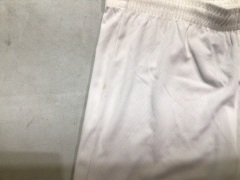 1x Xlarge magenta 1x medium magenta 1x black Xlarge prize fighter jumpers 1x AND1 white shorts - 5