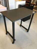 Mobile Table on Castors
