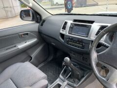 2012 Toyota Hilux SR5 4WD Dual Cab Ute *RESERVE MET* - 10