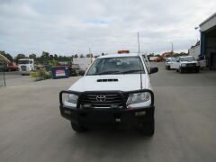 2014 Toyota Hilux 4WD Dual Cab Chassis *RESERVE MET* - 8