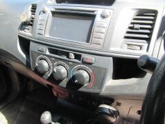 2014 Toyota Hilux SR 4WD Dual Cab Ute *RESERVE MET* - 17